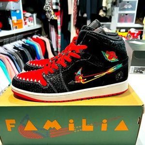 Super rare. Siempre familia Jordan 1. Aztec edition. I wore for 4 hours.flawless